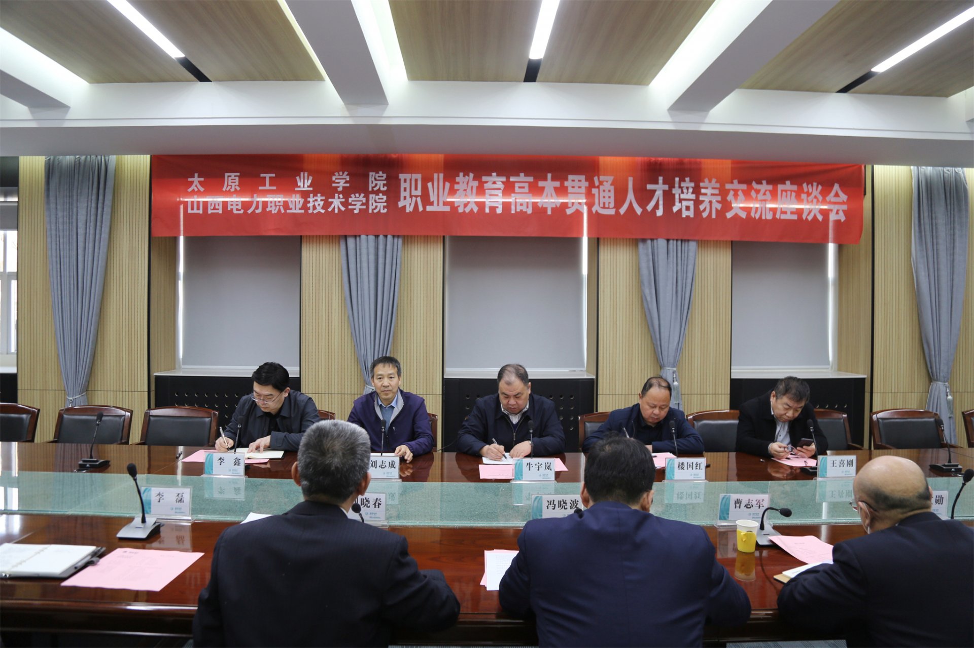 公开信息按发布时间滚动
